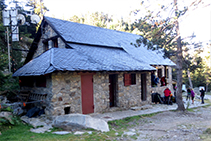 Refugi de l´estany Llong, un refugi d´alta muntanya situat en ple cor del Parc Nacional.