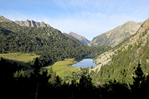 A mesura que anem pujant les vistes enrere vers l´estany són més boniques.