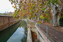 Comencem la ruta vorejant el canal.