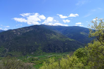 Vistes de la vall del riu Noguera Pallaresa i de la Torreta de l´Orri (2.439m).