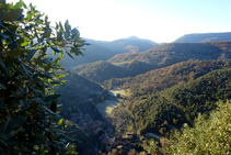 La vall de Beget amb les primeres llums del dia, vista des del camí del Grau.