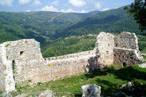 Interior del castell de Rocabruna.
