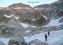 Des de l´estany pugem en direcció a la Bretxa d´en Peyta per després girar cap a l´esquerra.