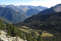 Vistes enrere cap al formós Planell de Llubriqueto.