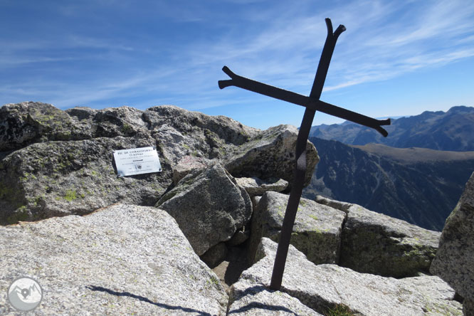 Besiberri Sud (3.024m) i Comaloforno (3.029m) pels estanys de Gémena 1 