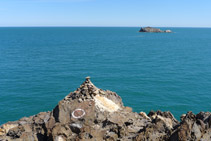 Punta del Cap de Creus amb l´illeta de sa Rata al fons.