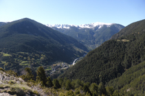 Panoràmica cap a migjorn (S) pujant pel solà de Mereig.