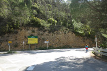 Agafem a la dreta la carretera antiga de Terradets.