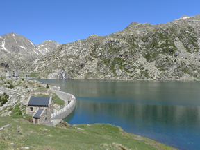 Estany Gento pel camí de la canal de Pigolo