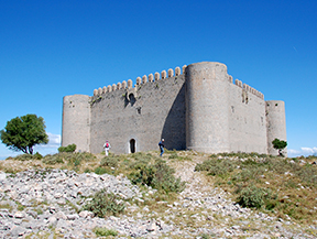 Castell del Montgrí i zona d´interès natural de les Dunes