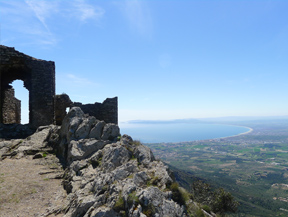 Castell de Sant Salvador de Verdera des de Sant Pere de Rodes