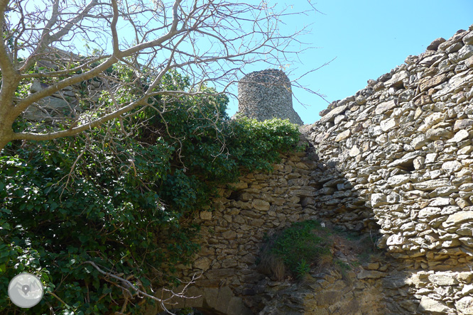 Castell de Sant Salvador de Verdera des de Sant Pere de Rodes 1 