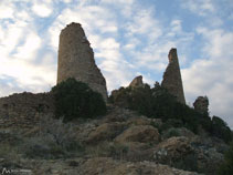 Vista del castell d´Orcau des del sender que puja pel costat de llevant