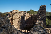 Restes de l’església de Sant Pere del Castell Vell. 