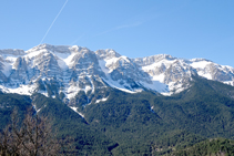 L´espectacular cara nord de la serra del Cadí.