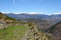 Vistes del nord de la Cerdanya des del castell del Quer.