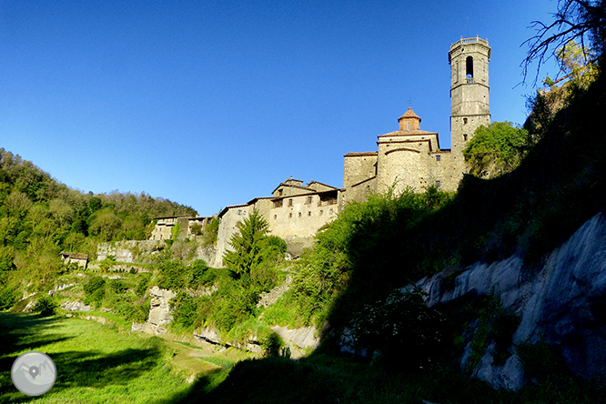 El salt de Sallent i els cingles de Casadevall des de Rupit 1 