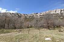 Una última mirada enrere cap als cingles de Vallcebre.