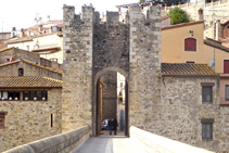 Entrada sud a Besalú.