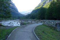 Pont sobre el riu Arazas.