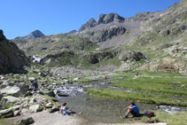 La cascada dels Azules i el pic de Piedrafita al darrere.