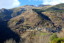 Vistes dels faldars del Puigmal camí a Fustanyà.