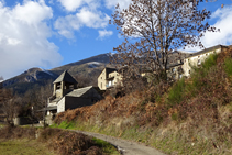 Vistes de Fustanyà i el Puigmal al fons.