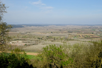 La plana del Baix Ter des de Sants Metges.