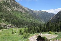 Mirada enrere, fons de la vall d´Eriste.