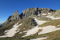 Mirada al S, cresta de Forcau (Forcau Baixo i Forcau Alto).