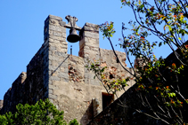 Campanar a la torre de Sant Sebastià de la Guarda.