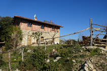 Masia de Santa Bàrbara de Pruneres.