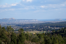 Vistes al massís del Montgrí i les illes Medes.