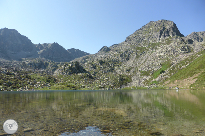 Estany de les Abelletes i pics d