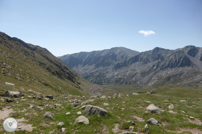 Estany de les Abelletes i pics d