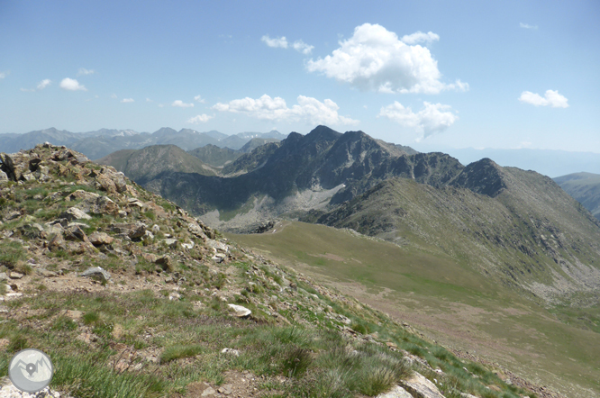 Estany de les Abelletes i pics d