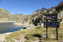 Estany Primer i el pic d´Escobes.