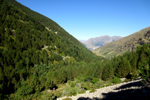 Mirada enrere cap a la Ribera de Sant Martí (vessant obac i solell).