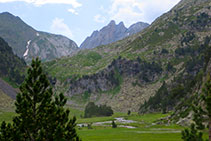 La Forcanada o Malh des Pois (2.881m) s´eleva majestuosament per sobre del pla o Plan d´Aigualluts.