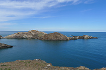 Roca de s´Encalladora, prop de la punta del Cap de Creus.