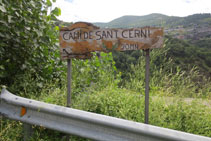 Senyalització del "Camí de Sant Cerni - 20min".