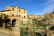 Casa de poble a Capmany.