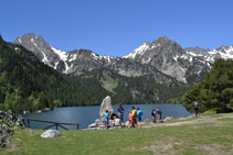 L´estany de Sant Maurici domina tota la part oriental del parc nacional.