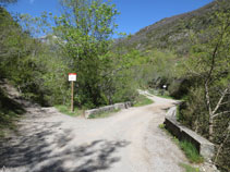 Pont de pedra sobre el riu Bastareny.