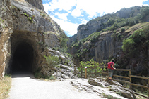 Mirador de la Foz i entrada al primer túnel.