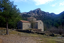 L´església de Sant Pere de Graudescales és l´únic que queda de l´antic monestir benedictí.