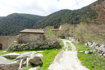 Arribant a Cal Jan de la Llosa.