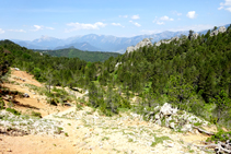 Vistes del Pedraforca i la serra del Cadí camí al Joc de Pilota.