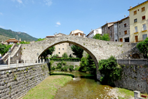 El majestuós pont Vell.