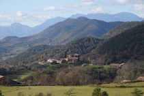 Santa Maria de Matamala i Rasos de Peguera al fons.